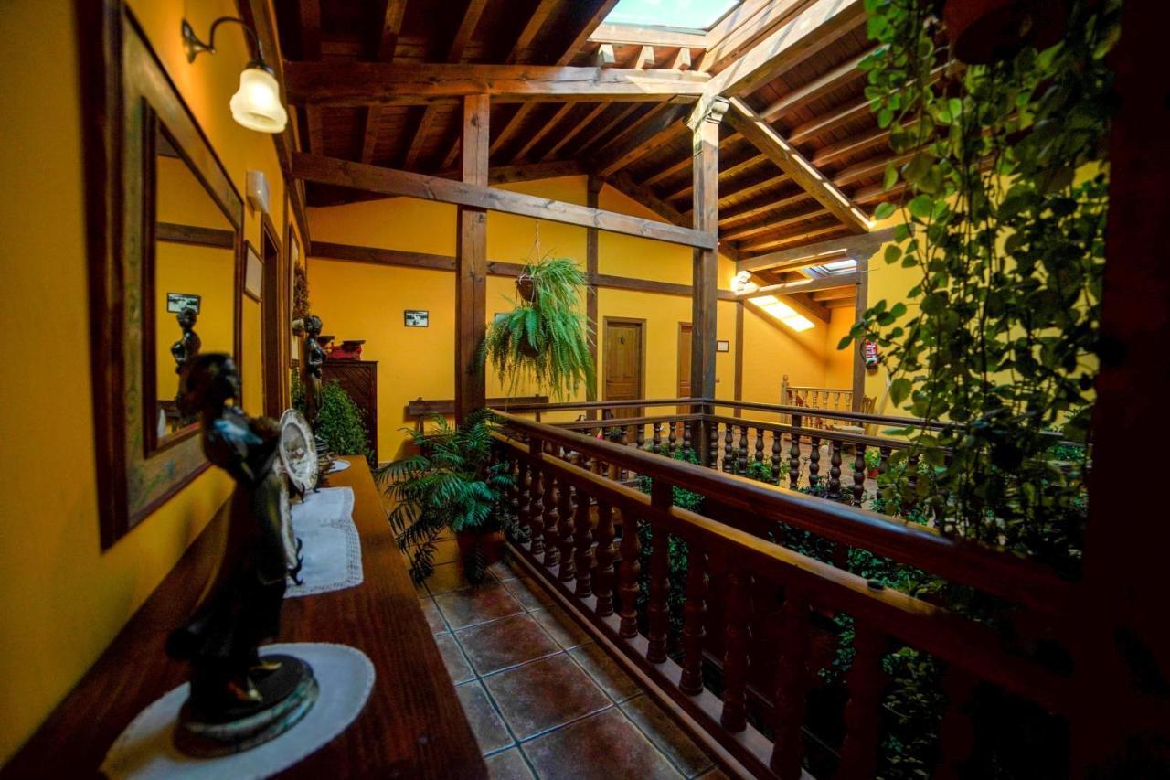 Posada Real De Carreteros Casarejos Exterior photo